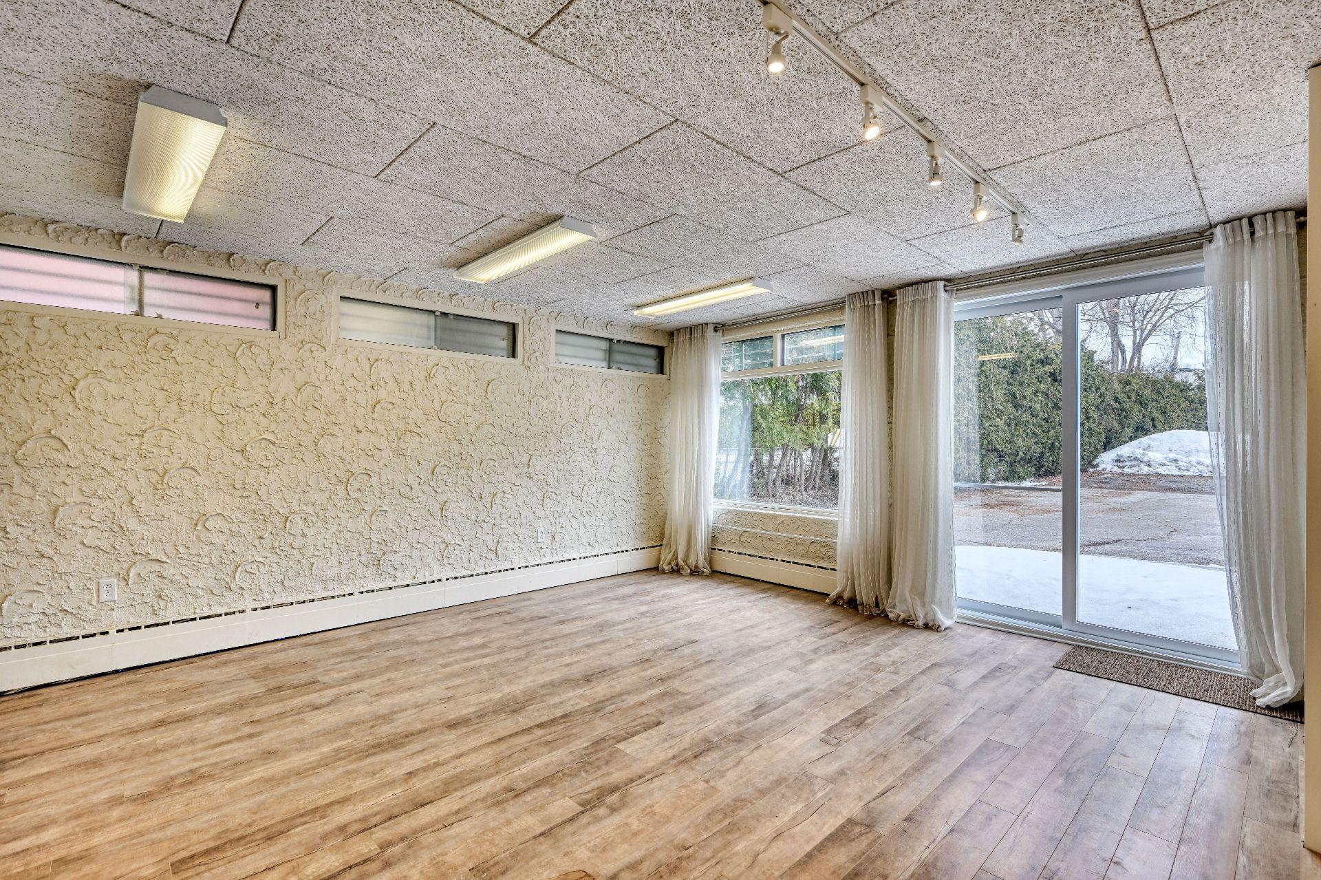 









183


Rue St-Eustache

,
Saint-Eustache,




QC
J7R2L5

