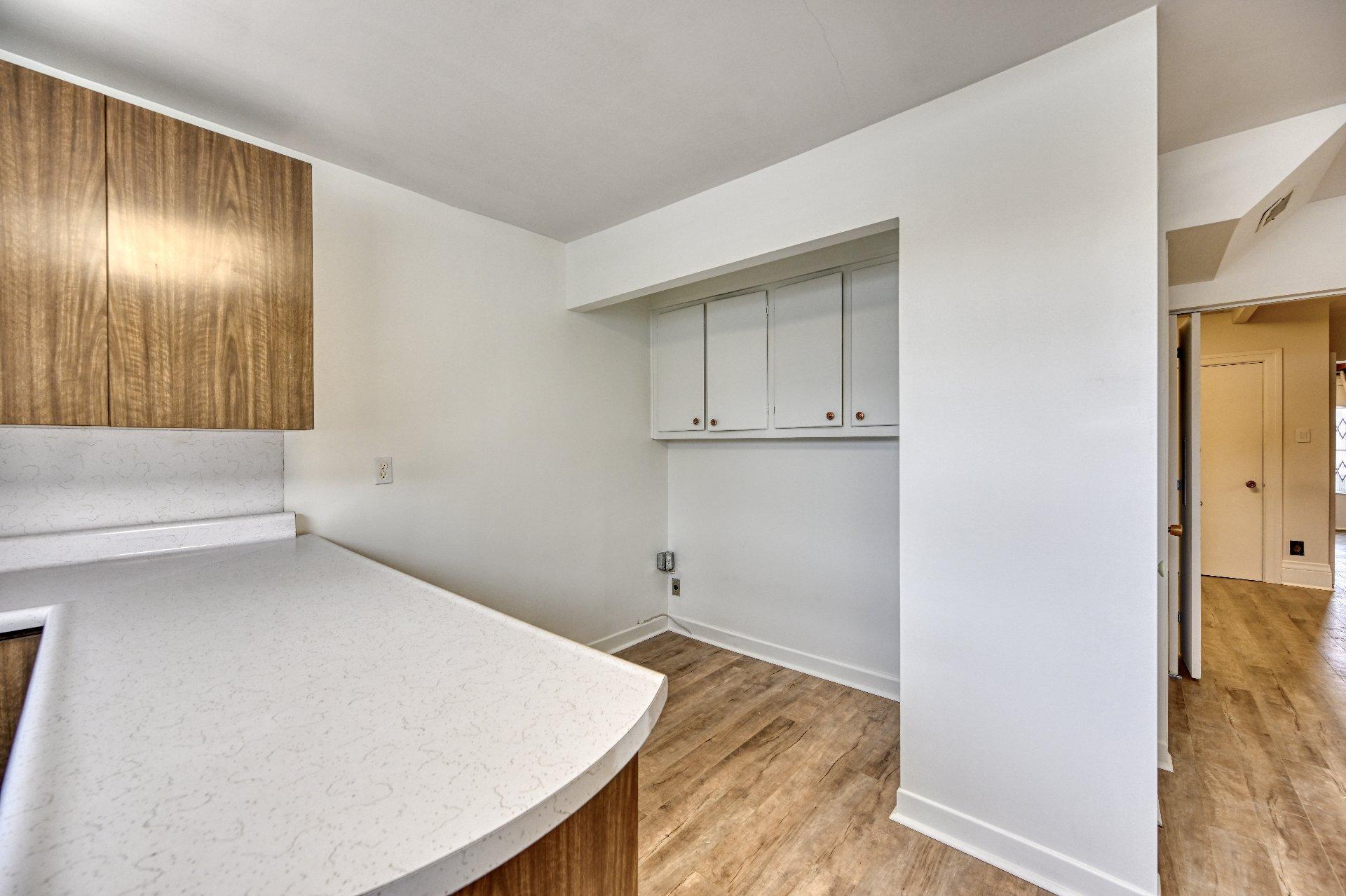 









183


Rue St-Eustache

,
Saint-Eustache,




QC
J7R2L5

