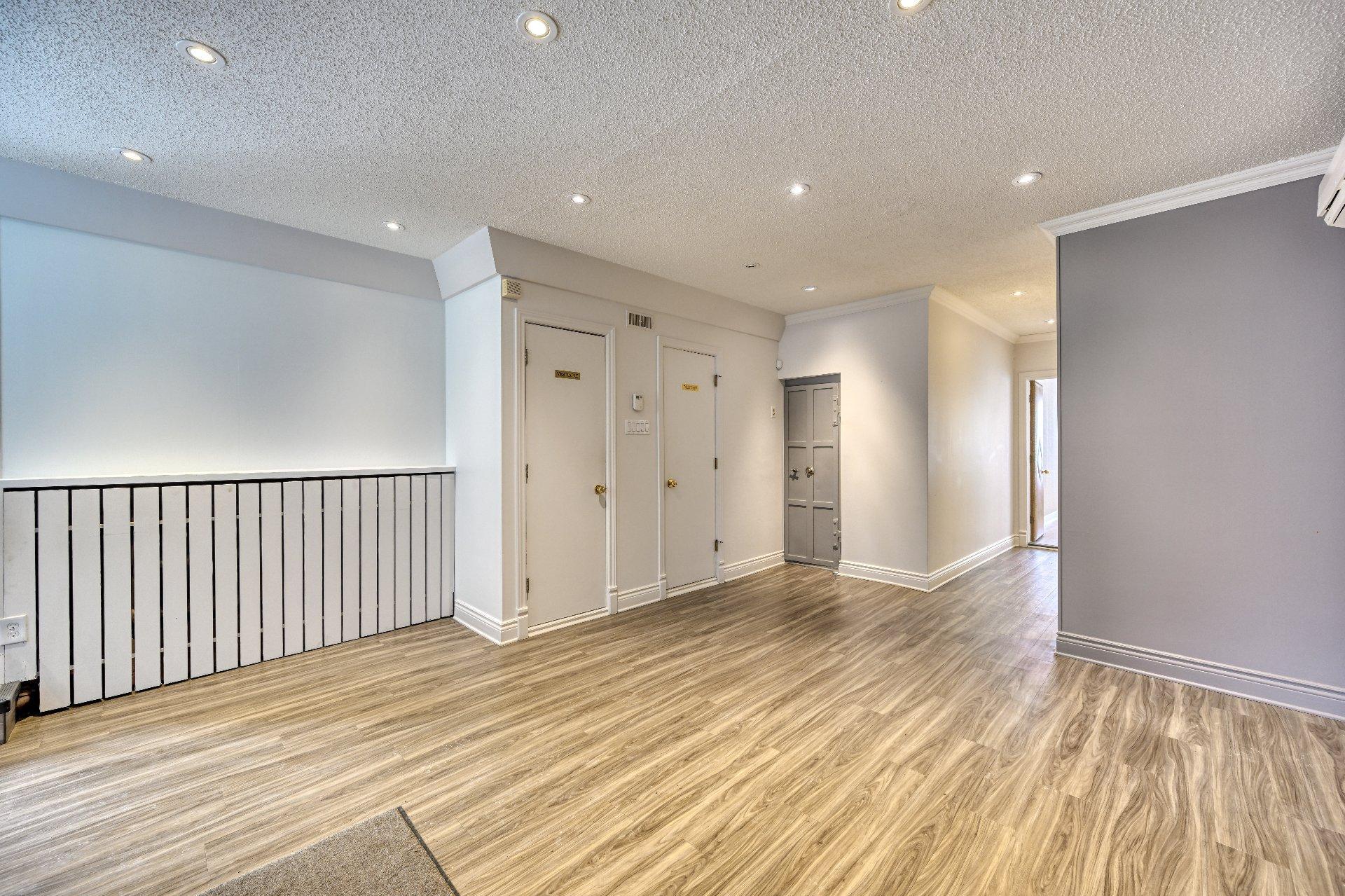 









183


Rue St-Eustache

,
Saint-Eustache,




QC
J7R2L5

