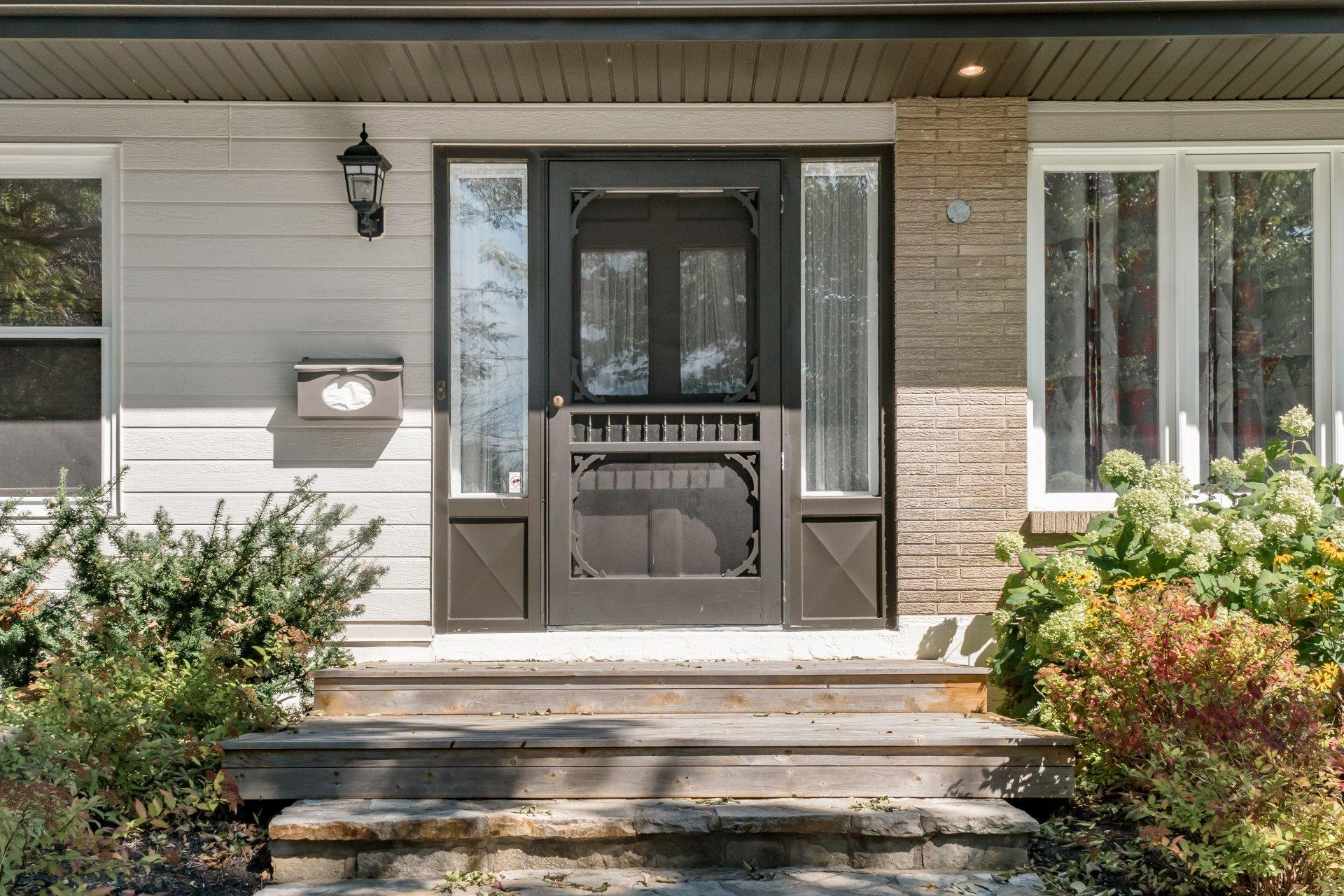 









2094


Rue de Bedford

,
Saint-Bruno-de-Montarville,




QC
J3V4A8

