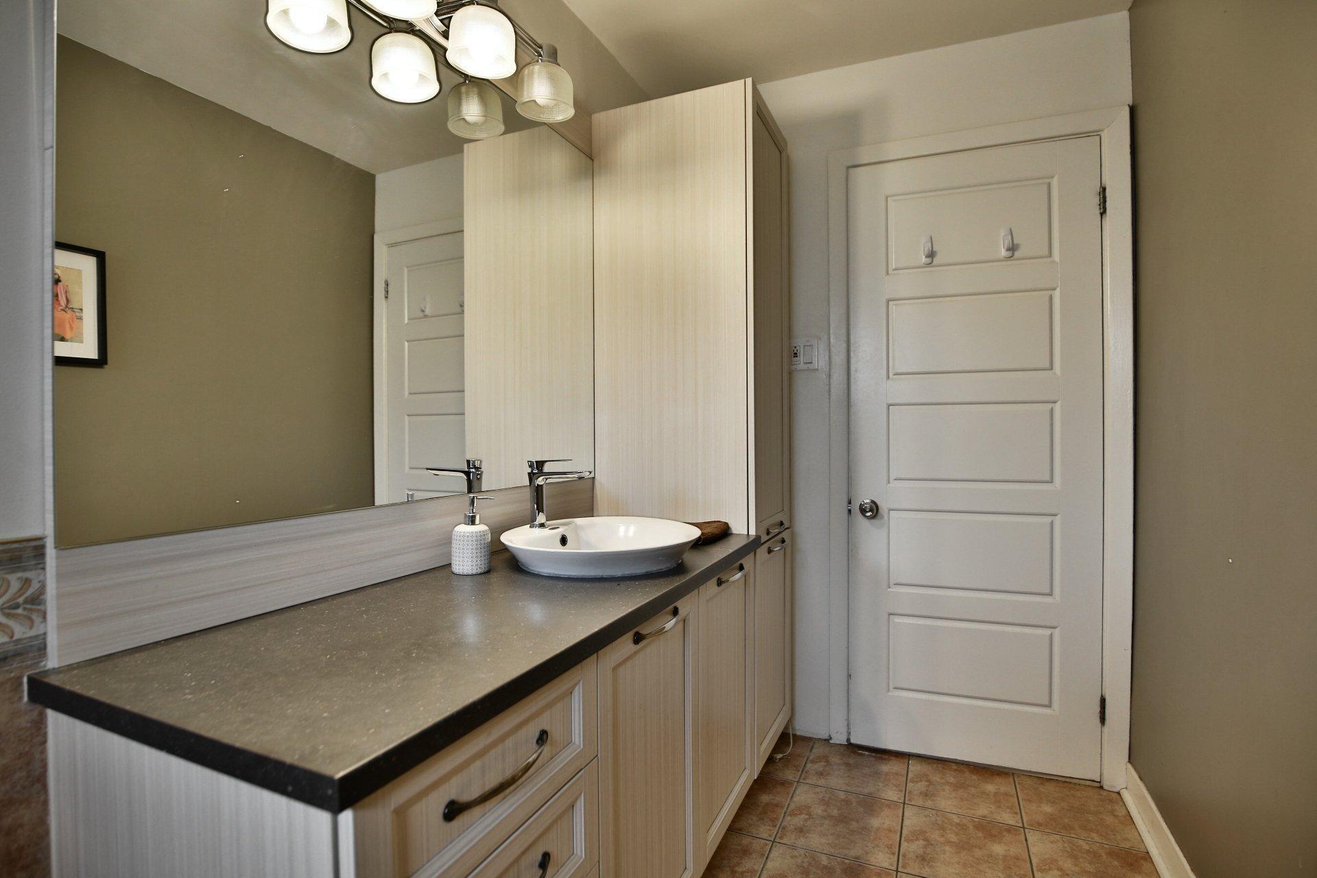 









2094


Rue de Bedford

,
Saint-Bruno-de-Montarville,




QC
J3V4A8

