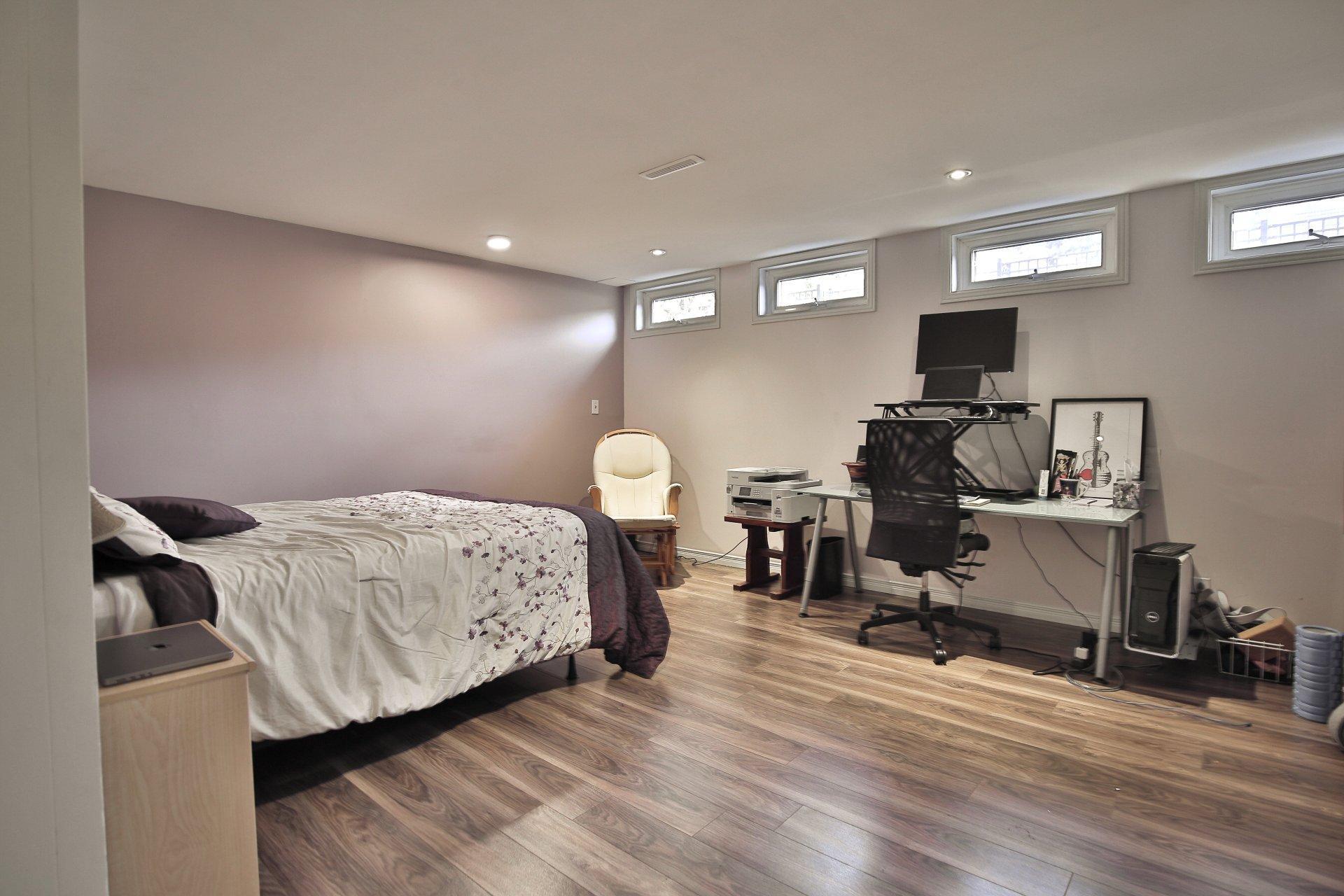 









2094


Rue de Bedford

,
Saint-Bruno-de-Montarville,




QC
J3V4A8

