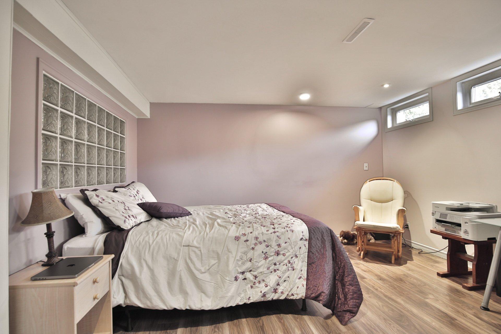 









2094


Rue de Bedford

,
Saint-Bruno-de-Montarville,




QC
J3V4A8

