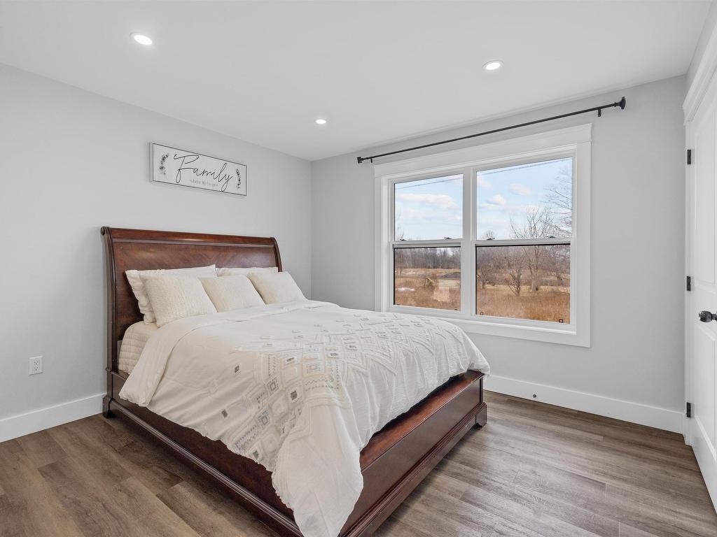 












98 Kelly Heights

,
Stratford,




PE
C1B 4M1

