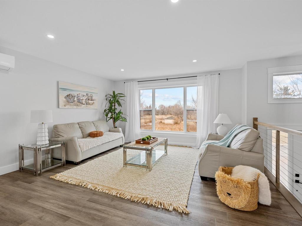 












98 Kelly Heights

,
Stratford,




PE
C1B 4M1

