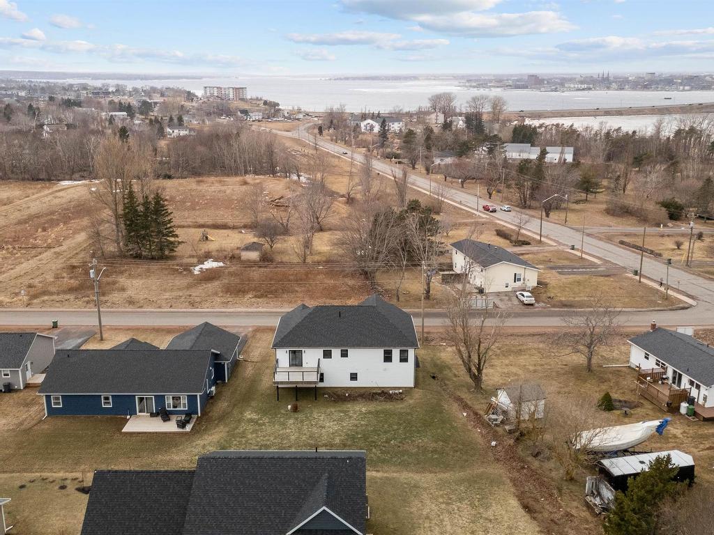 












98 Kelly Heights

,
Stratford,




PE
C1B 4M1

