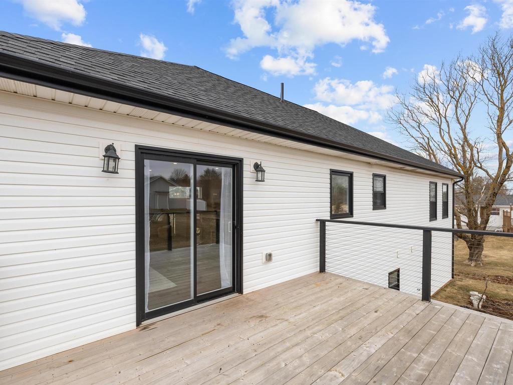 












98 Kelly Heights

,
Stratford,




PE
C1B 4M1

