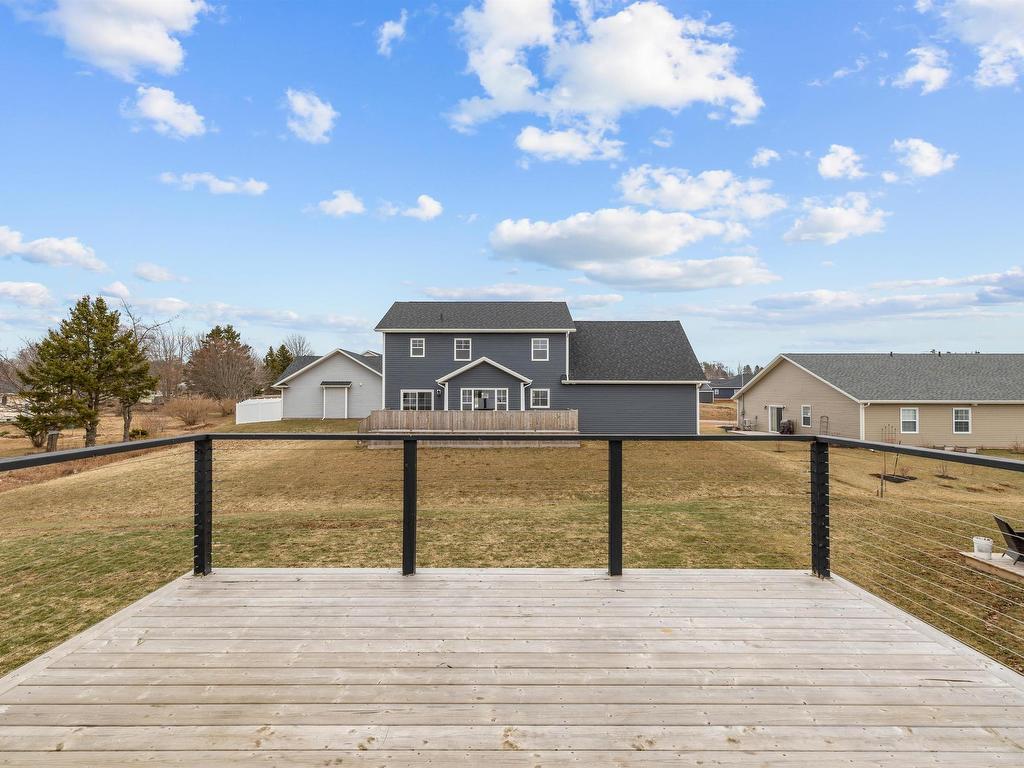 












98 Kelly Heights

,
Stratford,




PE
C1B 4M1

