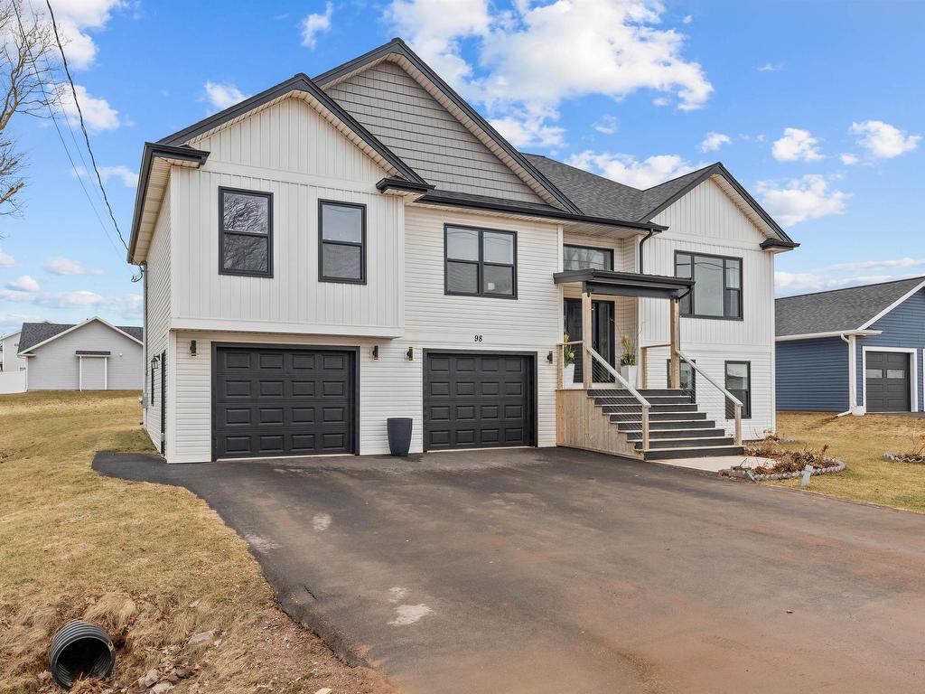 












98 Kelly Heights

,
Stratford,




PE
C1B 4M1

