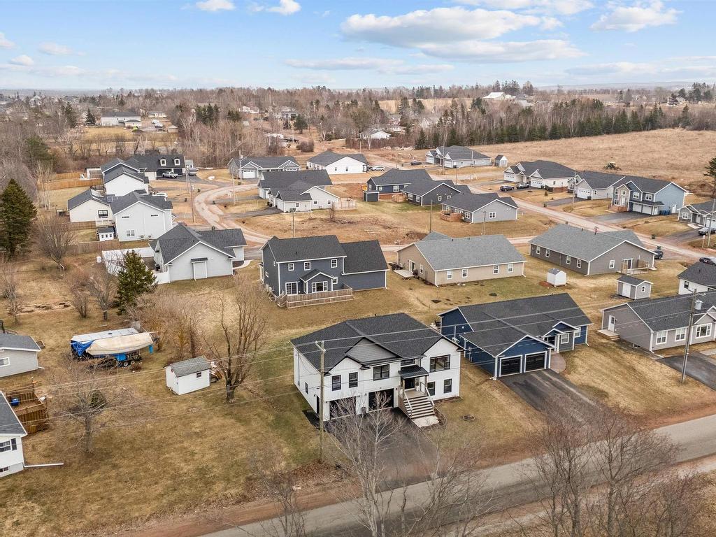 












98 Kelly Heights

,
Stratford,




PE
C1B 4M1

