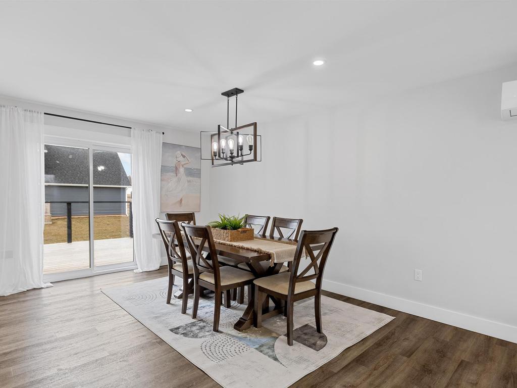 












98 Kelly Heights

,
Stratford,




PE
C1B 4M1

