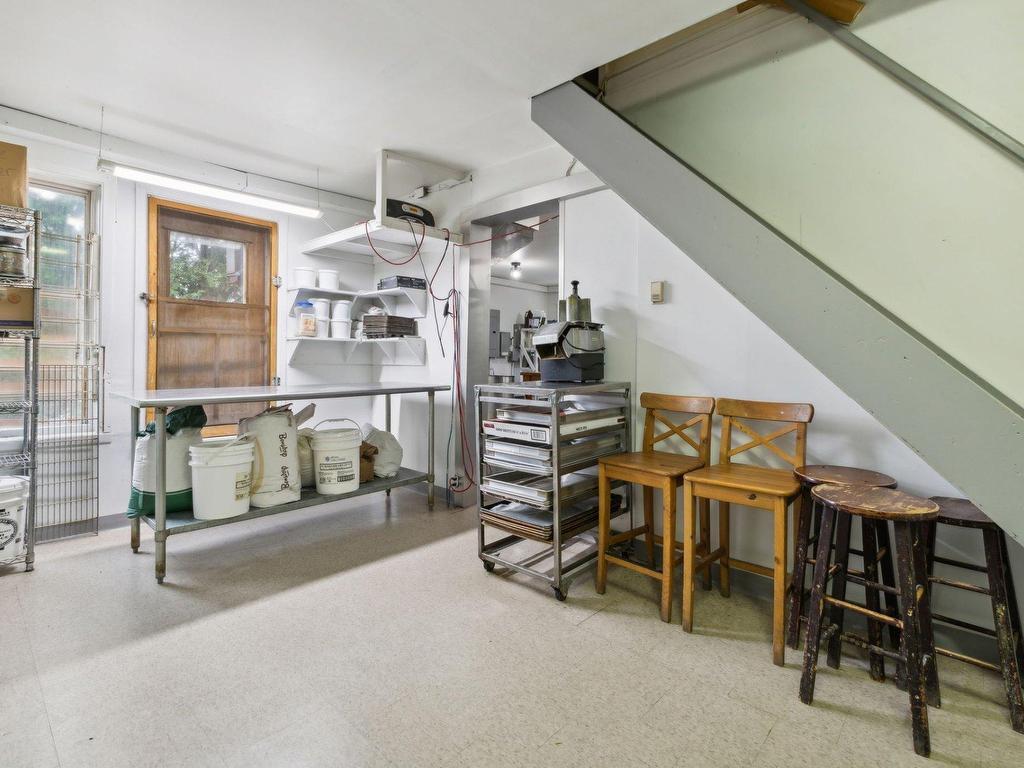 









53


Boul. St-Joseph

,
Gatineau (Hull),




QC
J8T7W3

