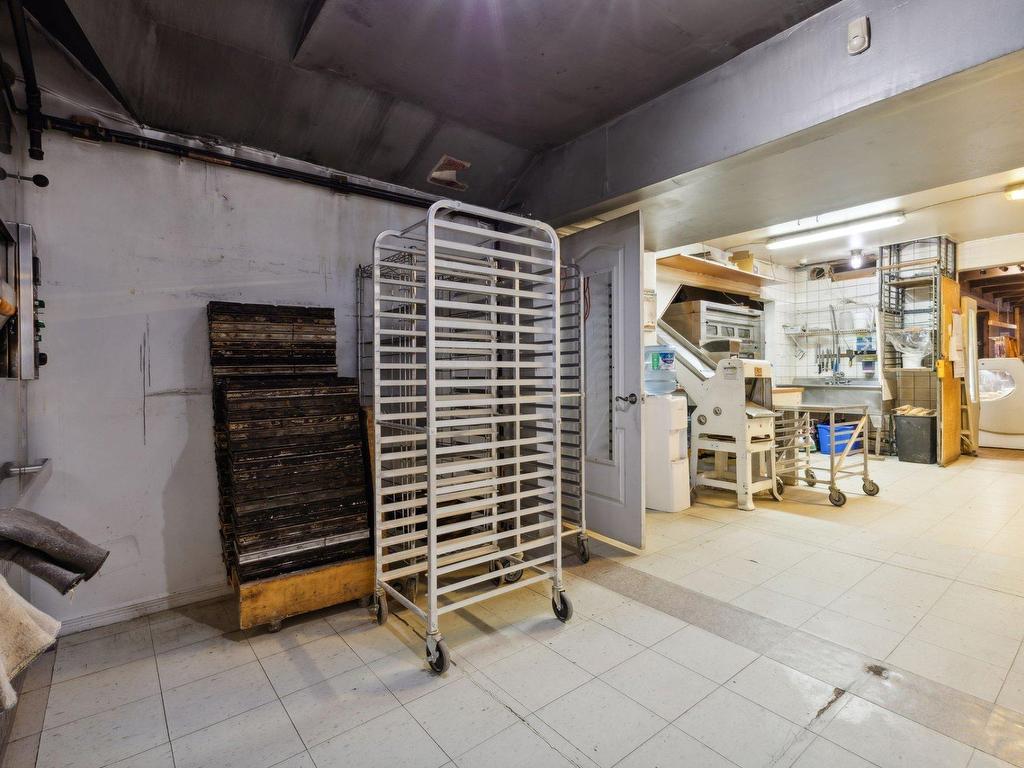 









53


Boul. St-Joseph

,
Gatineau (Hull),




QC
J8T7W3

