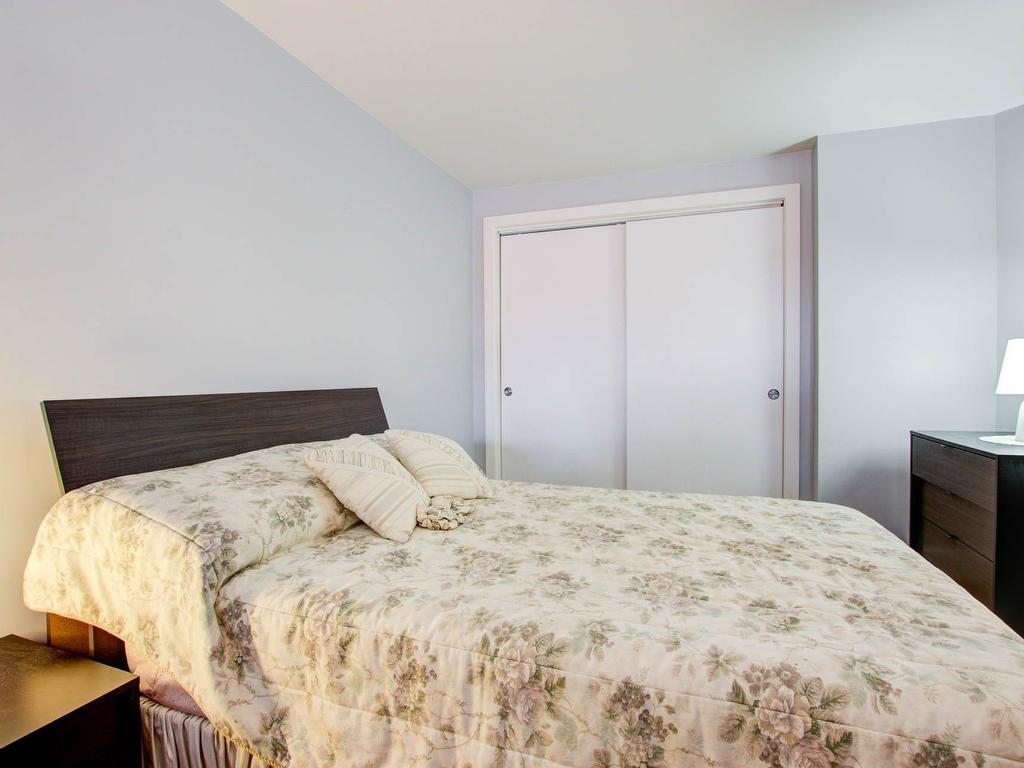 









5905


Rue de la Tourbière

, 403,
Longueuil (Saint-Hubert),




QC
J3Y0K8

