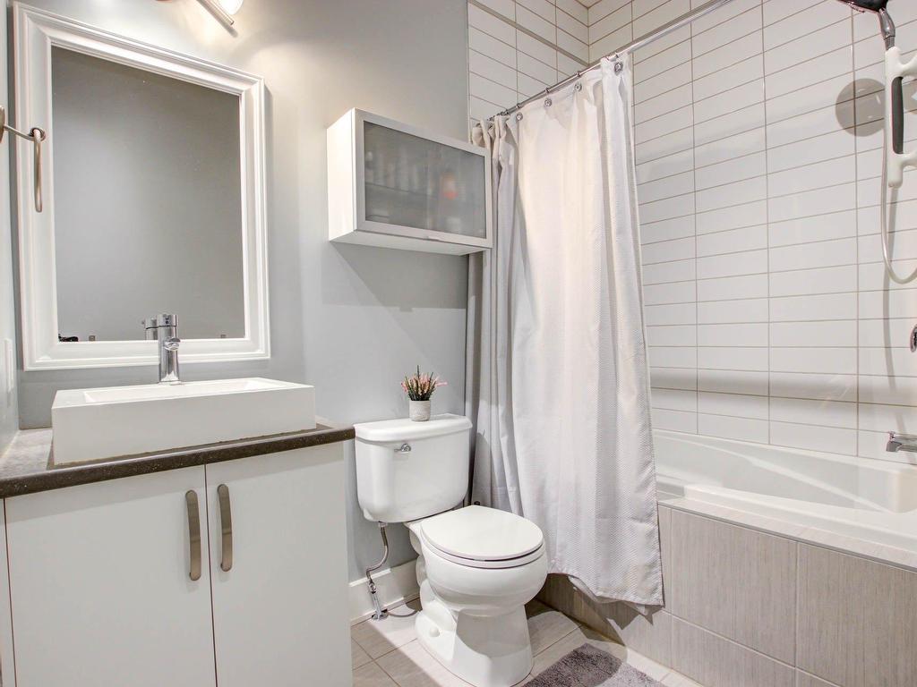 









5905


Rue de la Tourbière

, 403,
Longueuil (Saint-Hubert),




QC
J3Y0K8


