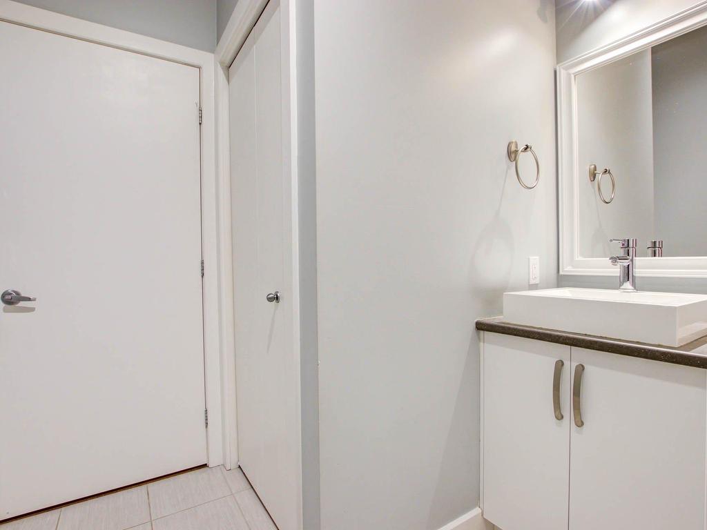 









5905


Rue de la Tourbière

, 403,
Longueuil (Saint-Hubert),




QC
J3Y0K8

