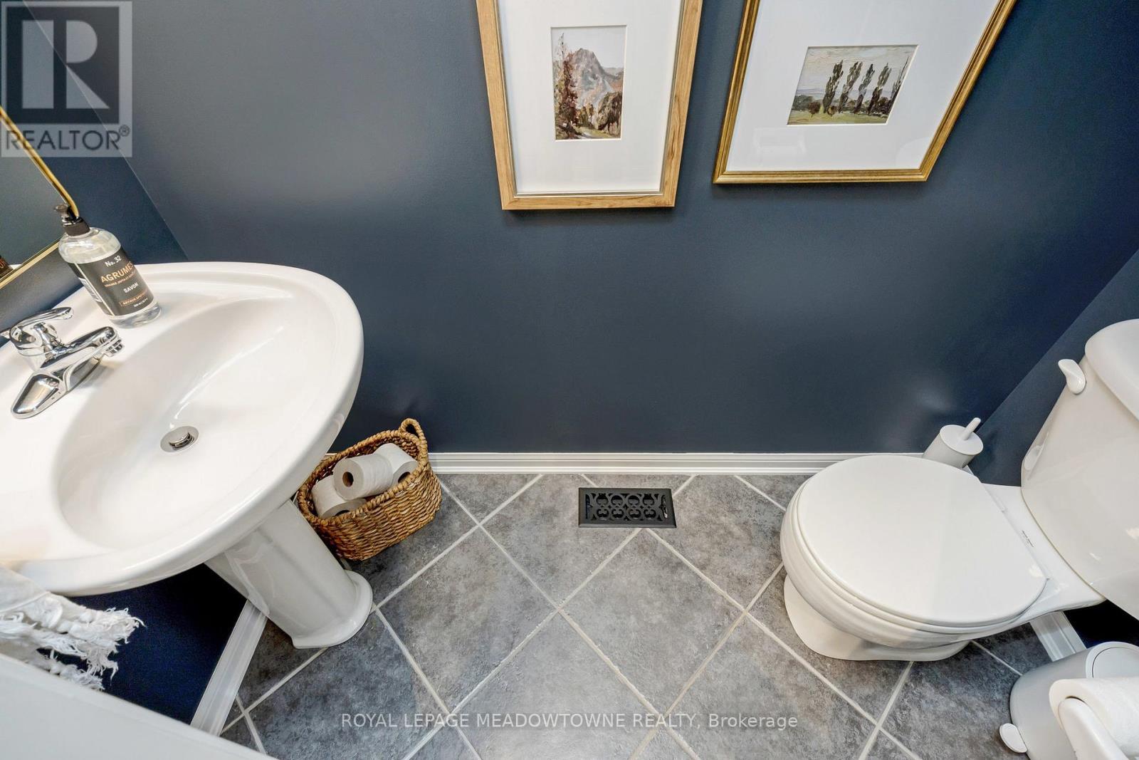 












792 RAYNER COURT

,
Milton,




Ontario
L9T0N8

