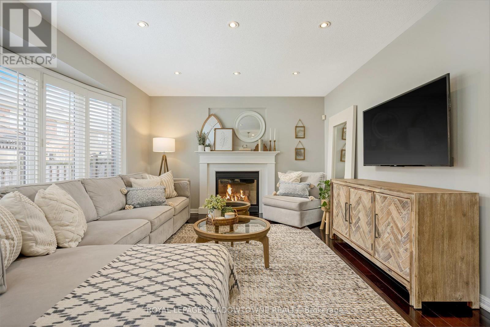 












792 RAYNER COURT

,
Milton,




Ontario
L9T0N8


