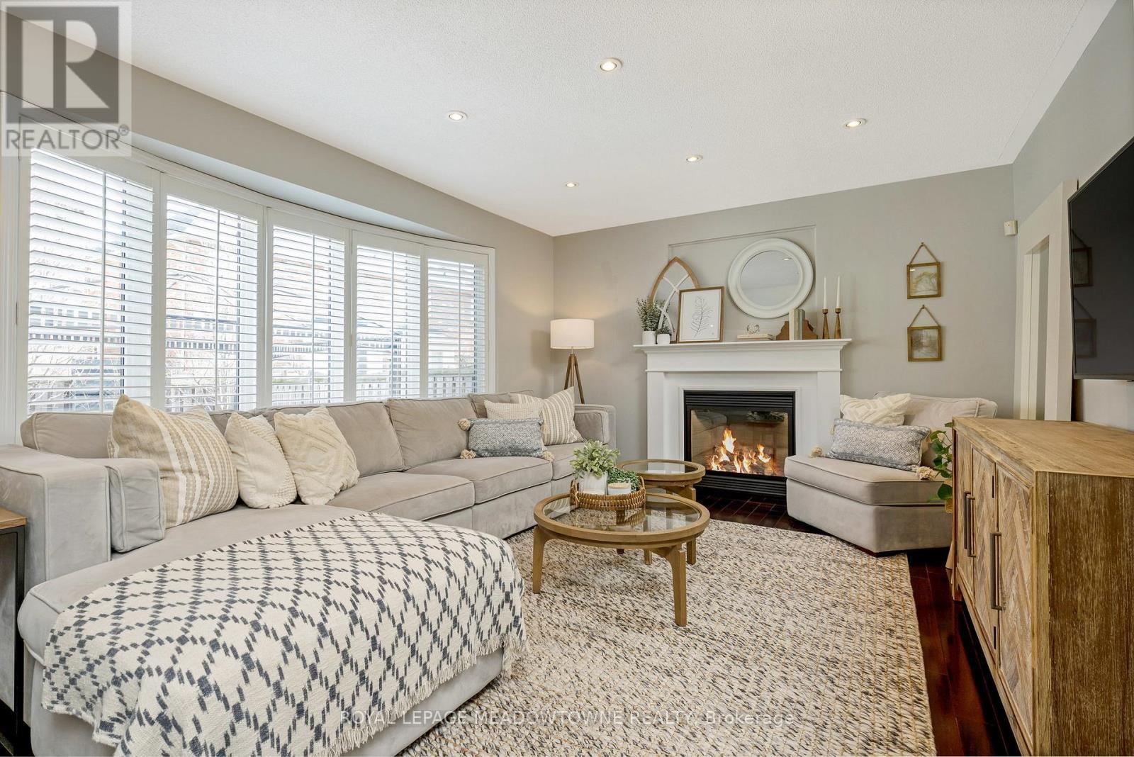 












792 RAYNER COURT

,
Milton,




Ontario
L9T0N8

