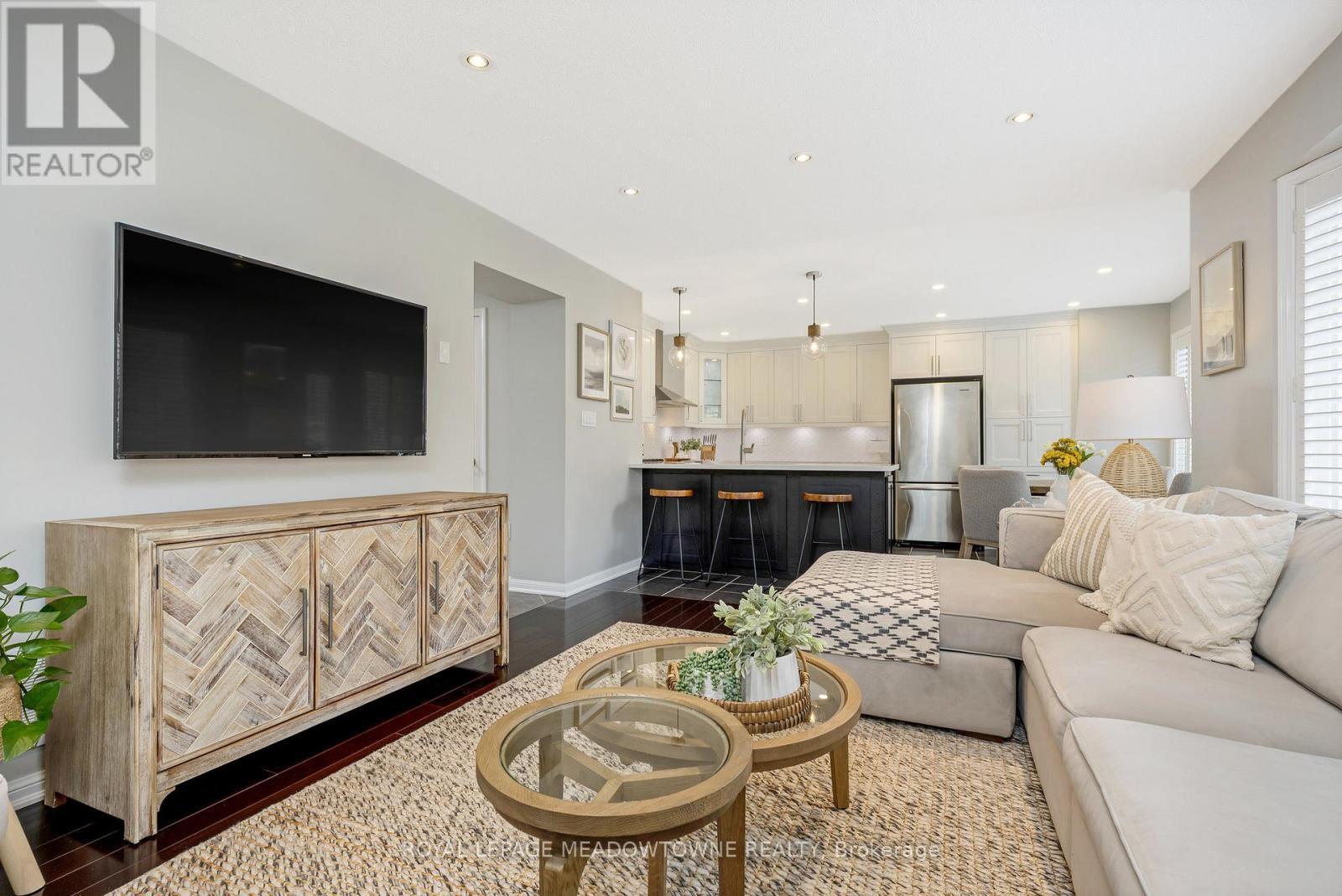 












792 RAYNER COURT

,
Milton,




Ontario
L9T0N8

