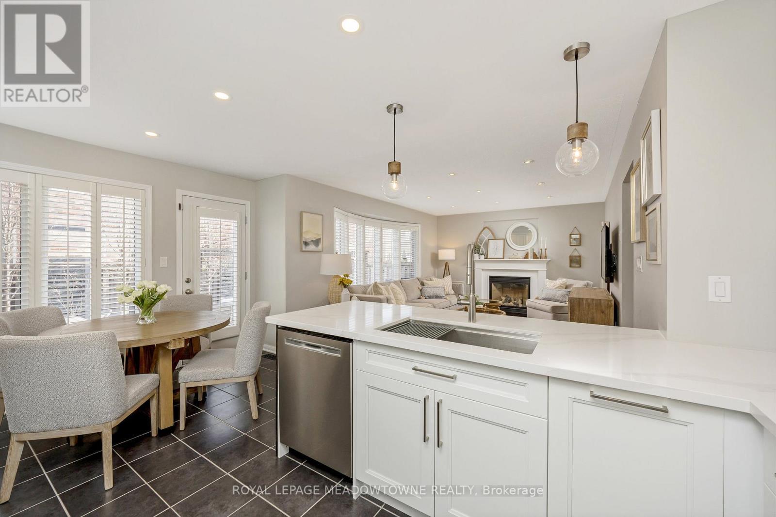 












792 RAYNER COURT

,
Milton,




Ontario
L9T0N8

