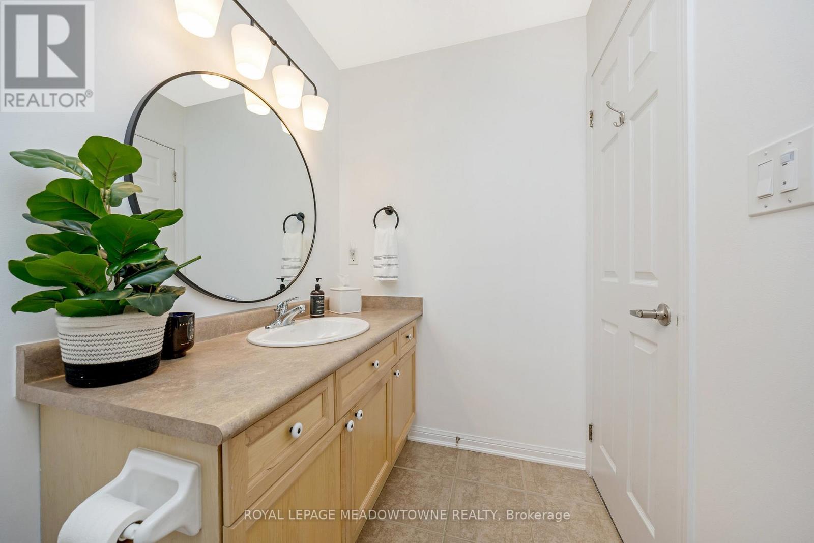 












792 RAYNER COURT

,
Milton,




Ontario
L9T0N8

