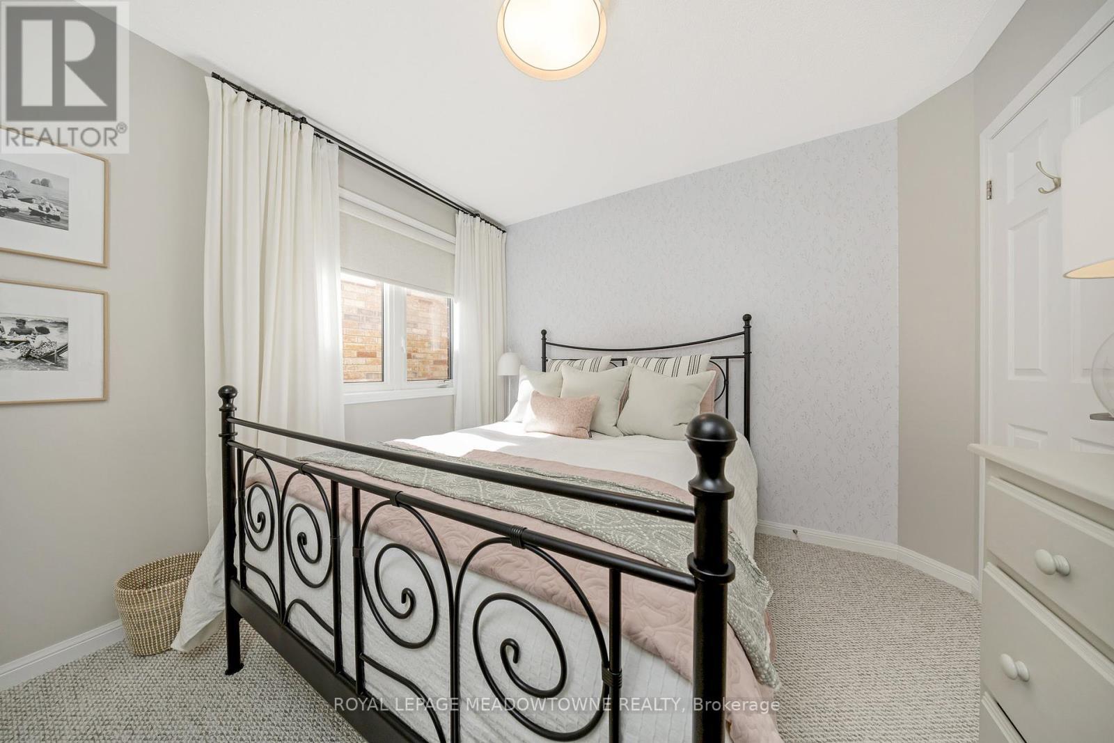 












792 RAYNER COURT

,
Milton,




Ontario
L9T0N8

