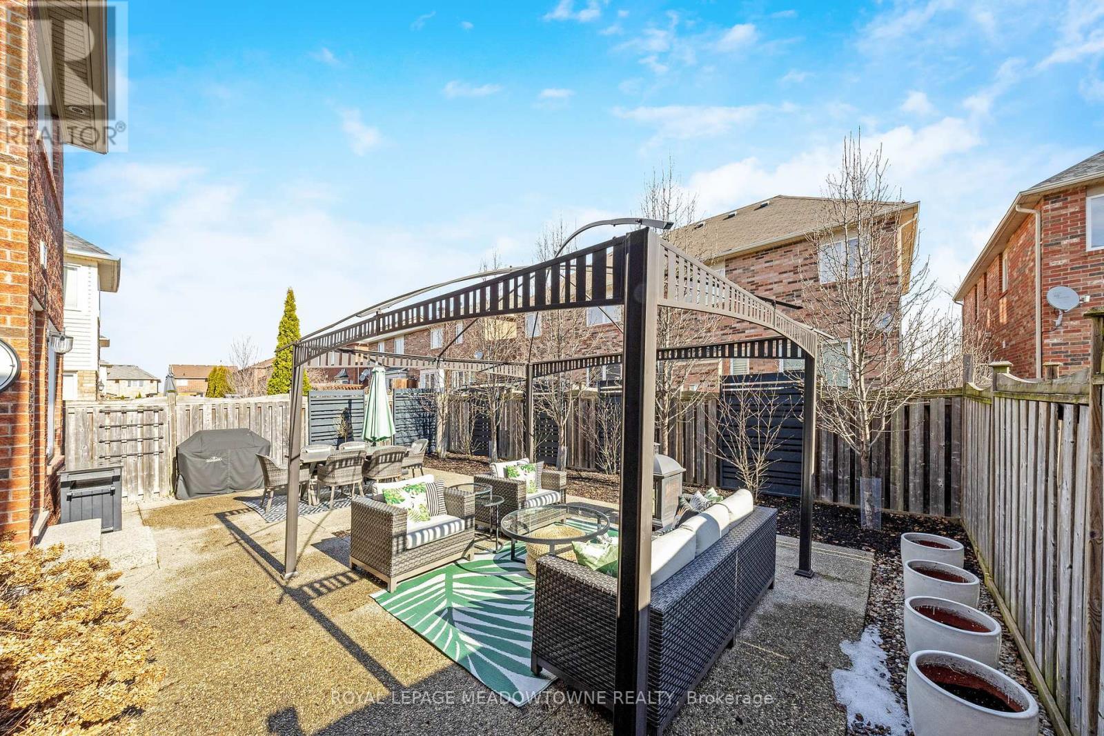 












792 RAYNER COURT

,
Milton,




Ontario
L9T0N8

