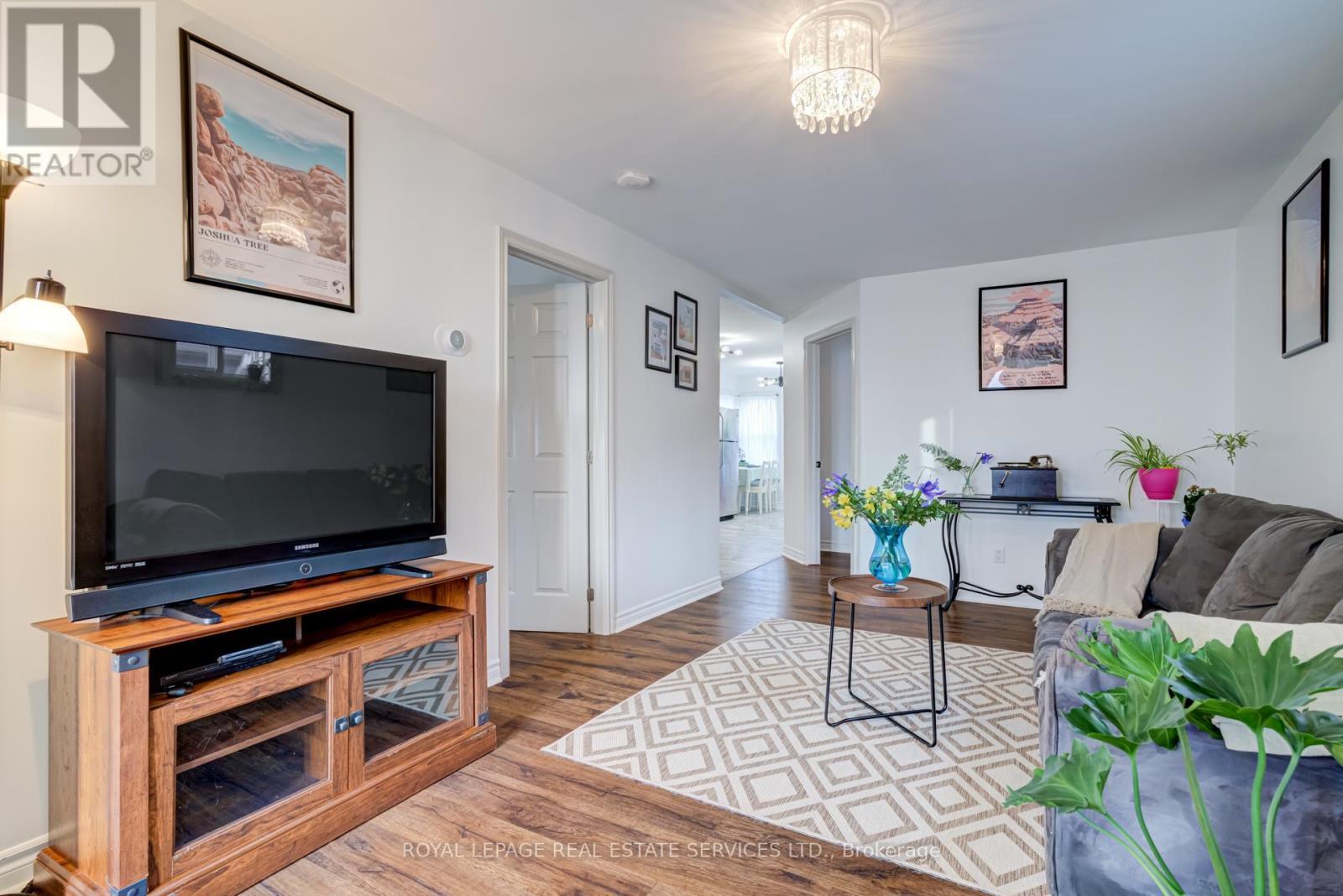 












36 HARMONY AVENUE

,
Hamilton,




Ontario
L8H4X2

