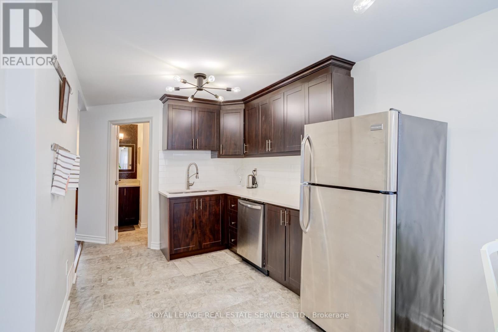 












36 HARMONY AVENUE

,
Hamilton,




Ontario
L8H4X2

