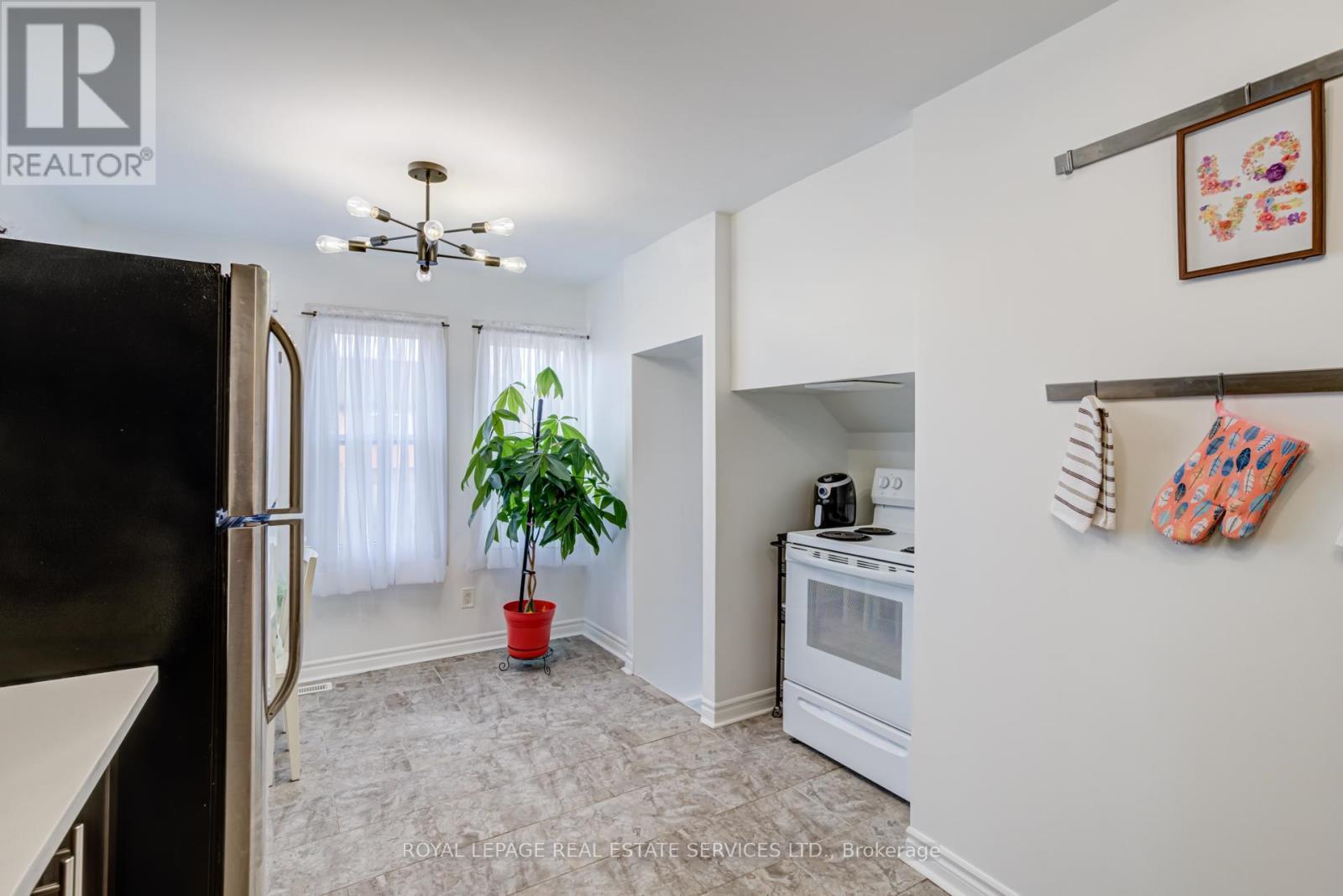 












36 HARMONY AVENUE

,
Hamilton,




Ontario
L8H4X2

