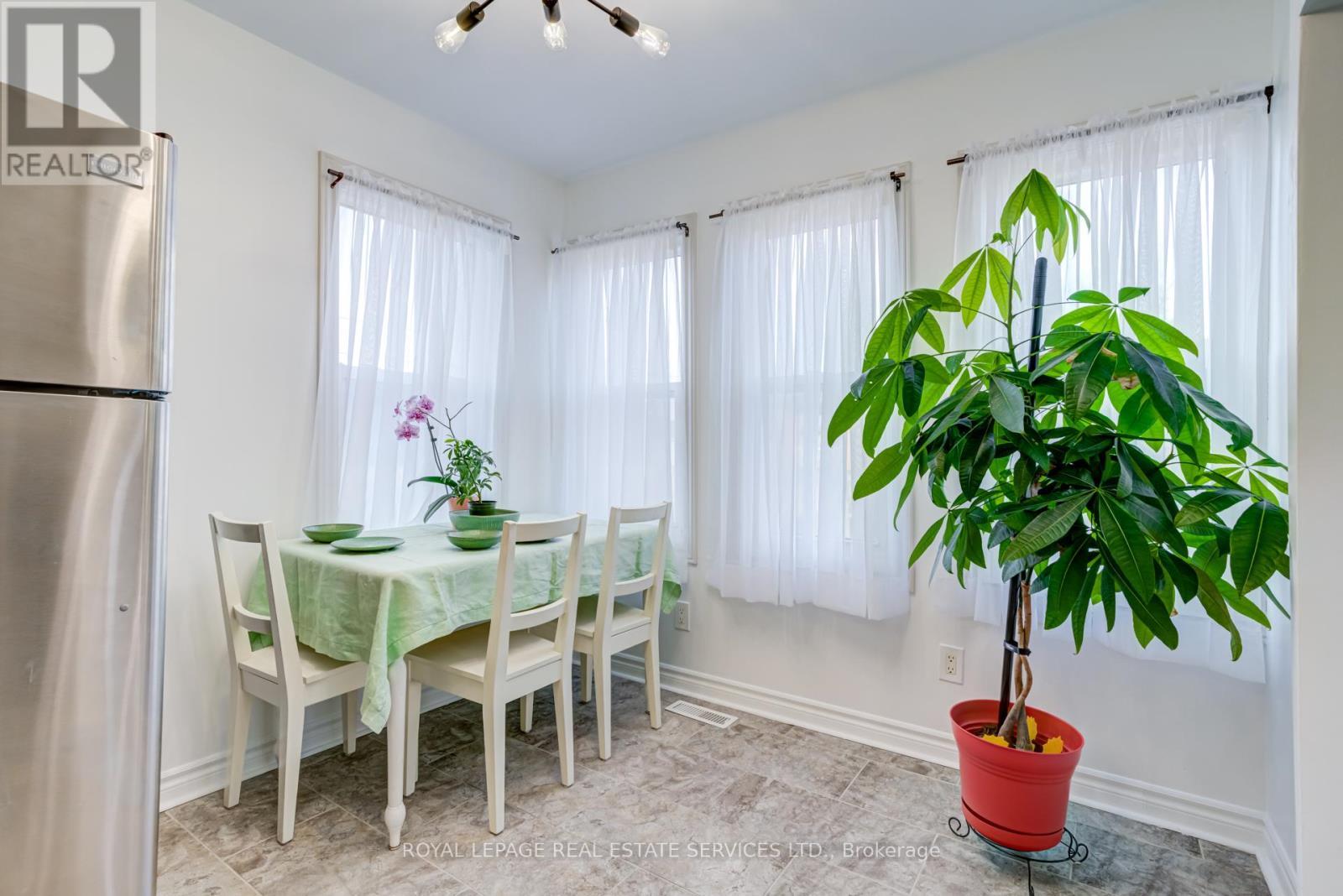 












36 HARMONY AVENUE

,
Hamilton,




Ontario
L8H4X2

