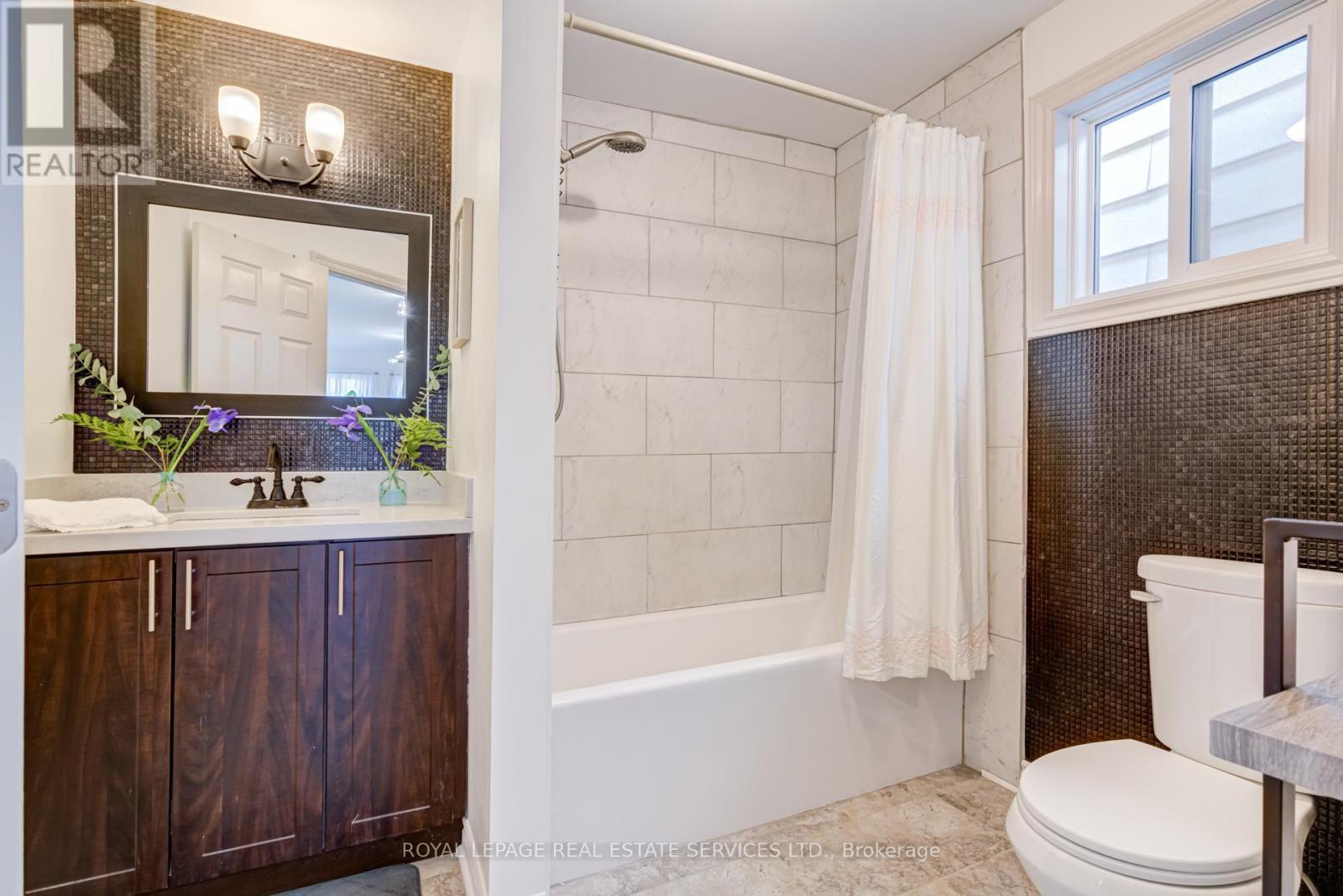 












36 HARMONY AVENUE

,
Hamilton,




Ontario
L8H4X2

