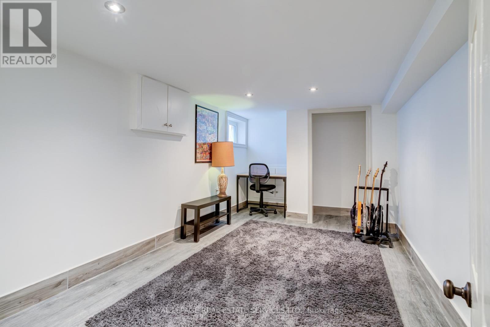 












36 HARMONY AVENUE

,
Hamilton,




Ontario
L8H4X2

