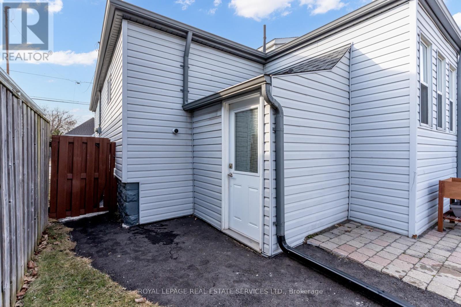 












36 HARMONY AVENUE

,
Hamilton,




Ontario
L8H4X2

