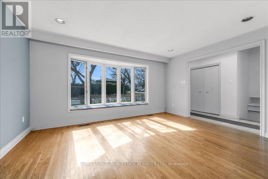 












525 SEYMOUR DRIVE

,
Oakville,




Ontario
L6L3K2

