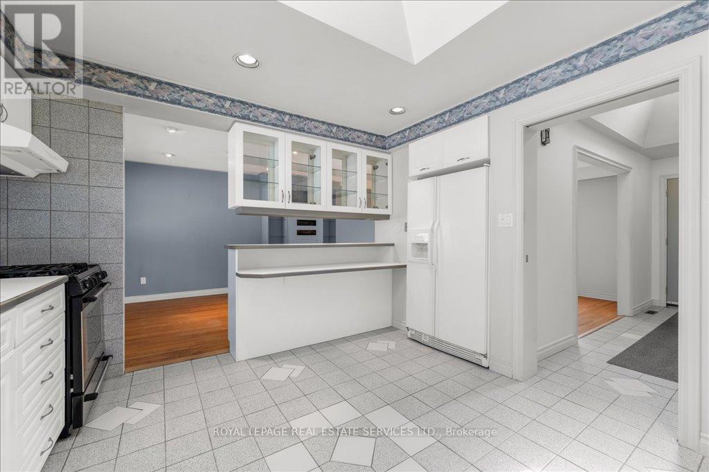 












525 SEYMOUR DRIVE

,
Oakville,




Ontario
L6L3K2

