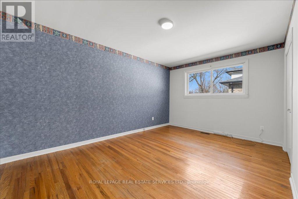 












525 SEYMOUR DRIVE

,
Oakville,




Ontario
L6L3K2

