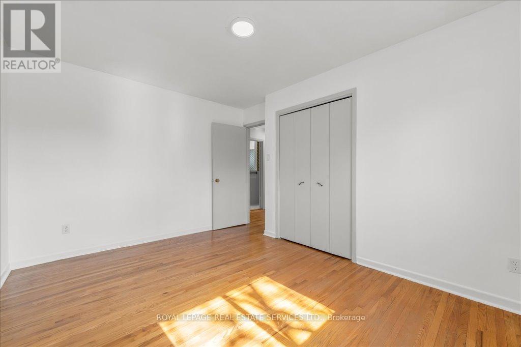 












525 SEYMOUR DRIVE

,
Oakville,




Ontario
L6L3K2

