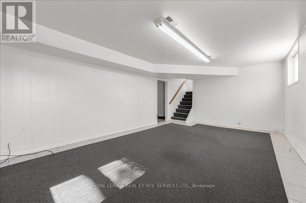 












525 SEYMOUR DRIVE

,
Oakville,




Ontario
L6L3K2

