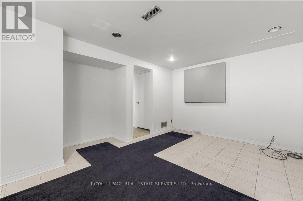 












525 SEYMOUR DRIVE

,
Oakville,




Ontario
L6L3K2

