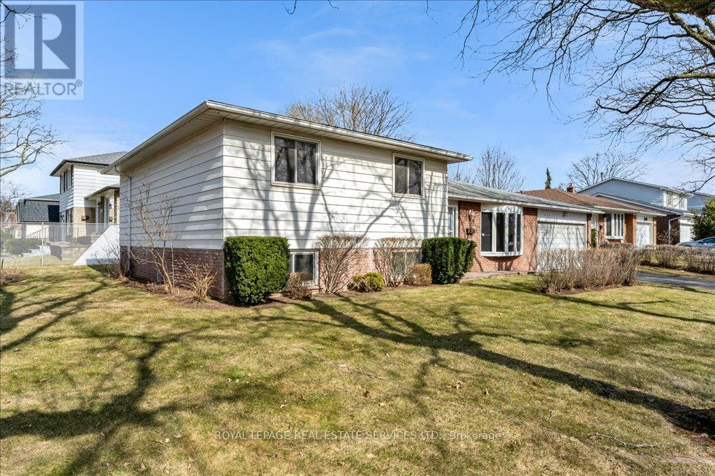 












525 SEYMOUR DRIVE

,
Oakville,




Ontario
L6L3K2

