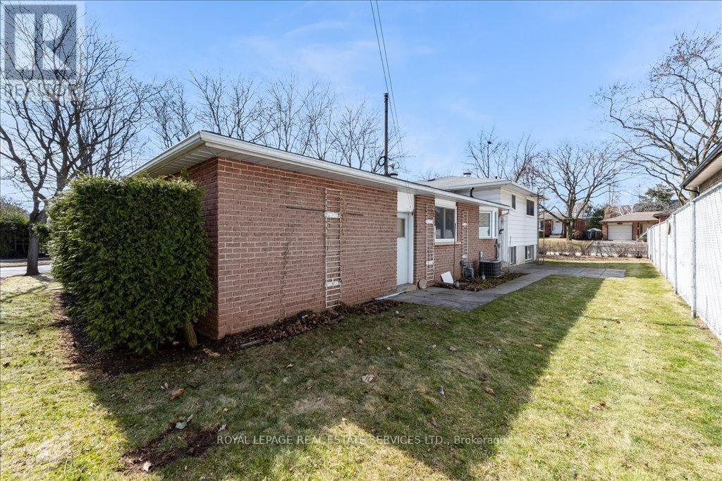 












525 SEYMOUR DRIVE

,
Oakville,




Ontario
L6L3K2

