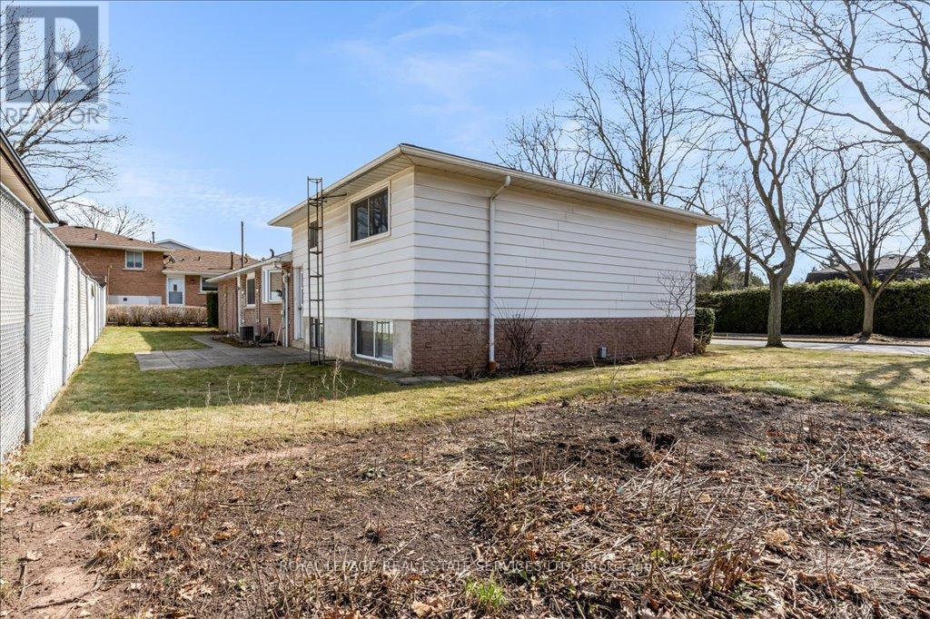












525 SEYMOUR DRIVE

,
Oakville,




Ontario
L6L3K2

