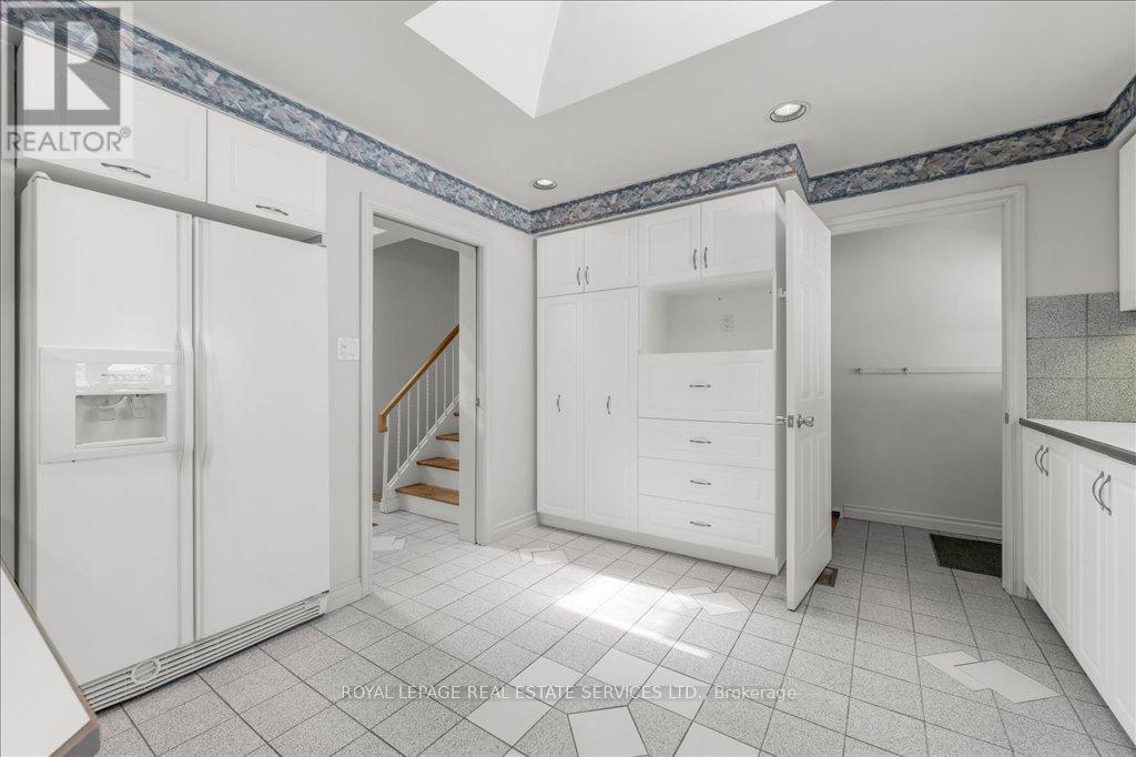 












525 SEYMOUR DRIVE

,
Oakville,




Ontario
L6L3K2

