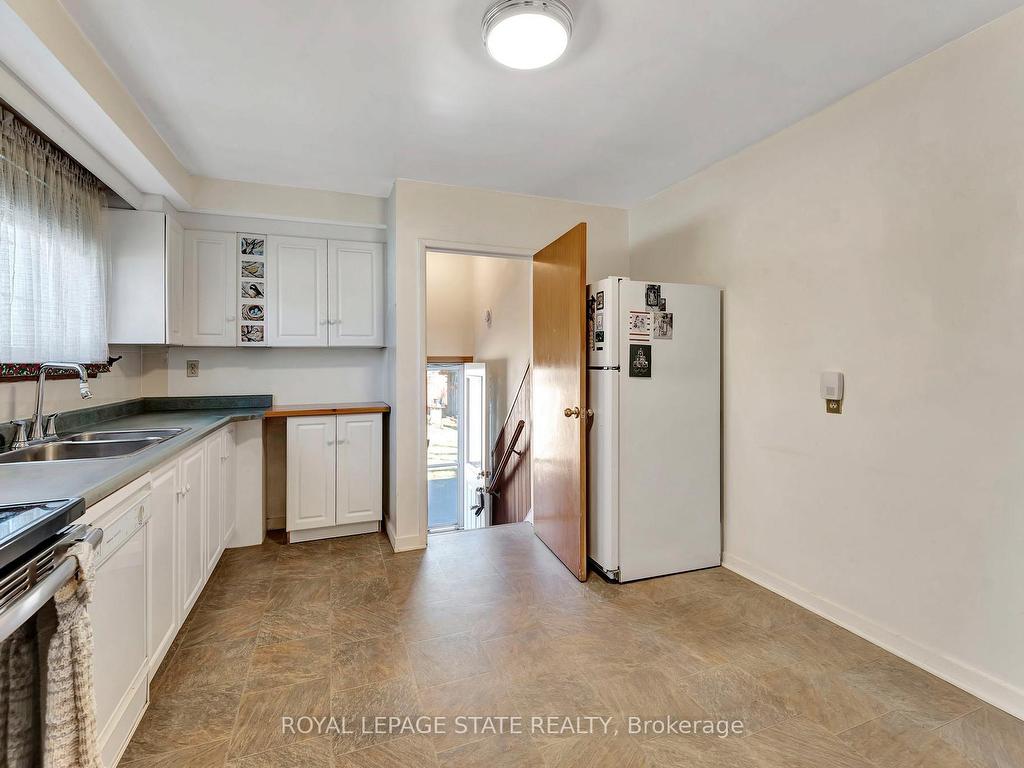 









429


Norrie

Crescent,
Burlington,




ON
L7L 3S4

