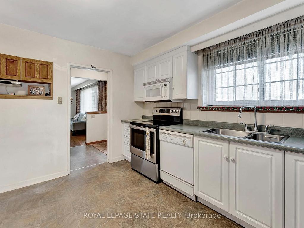 









429


Norrie

Crescent,
Burlington,




ON
L7L 3S4

