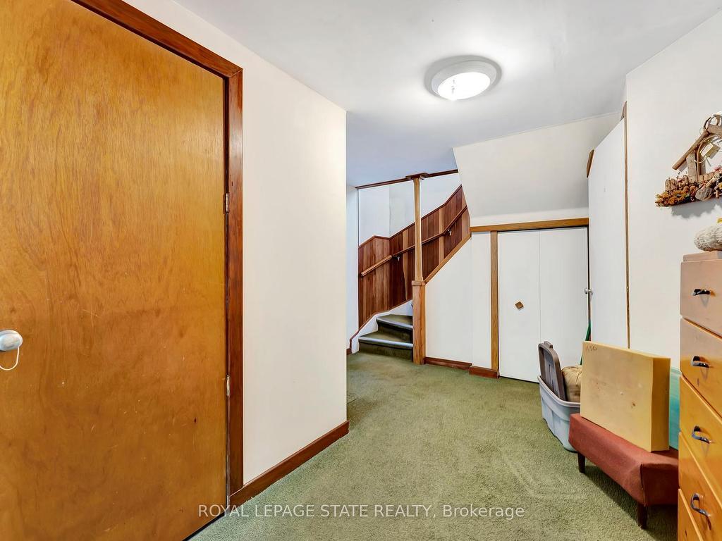 









429


Norrie

Crescent,
Burlington,




ON
L7L 3S4

