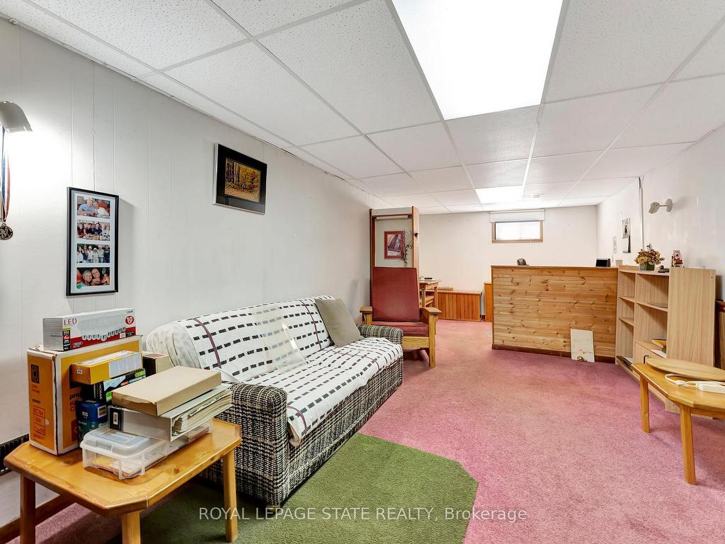









429


Norrie

Crescent,
Burlington,




ON
L7L 3S4

