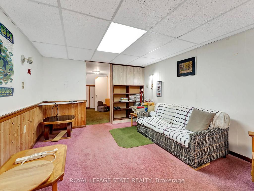 









429


Norrie

Crescent,
Burlington,




ON
L7L 3S4

